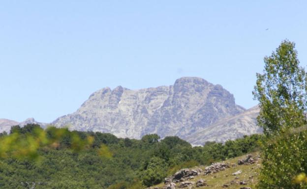 Fallece una montañera tras desvanecerse en el pico Curavacas en la provincia de Palencia