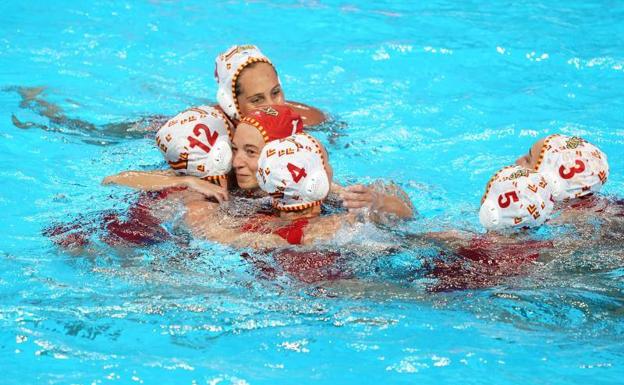 España se cita con la historia en waterpolo