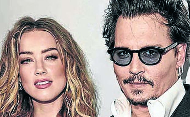 Depp dice que Amber le quemó con un cigarrillo