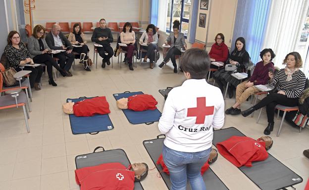 Cruz Roja impartirá el 12 de agosto tres cursos gratuitos para aprender a realizar una reanimación cardiopulmonar en Aranda