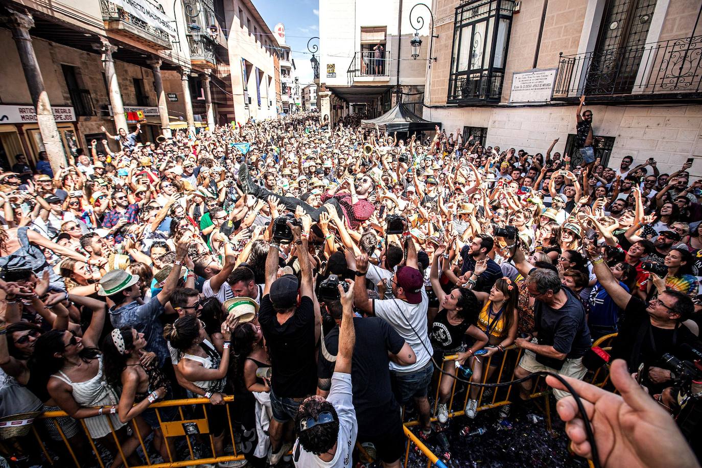 Viva Suecia toma la Plaza del Trigo en el Sonorama