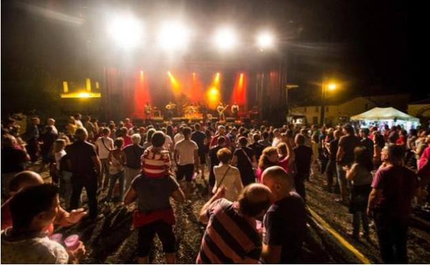 El Festival Pollogómez Folk celebra su décima edición apostando por el 'orgullo de la identidad rural'