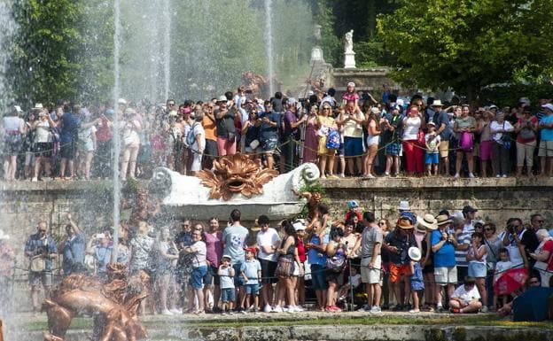 El incendio y la sequía dejan a La Granja sin juegos de agua en las fuentes del Palacio Real el 25 de agosto