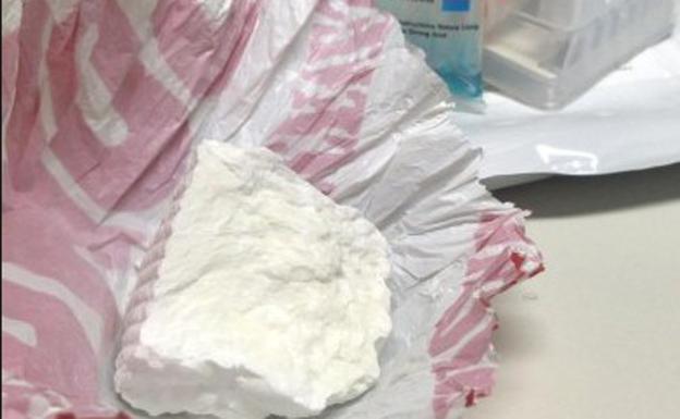 La Guardia Civil aprehende 46 gramos de cocaína ocultos en un vehículo