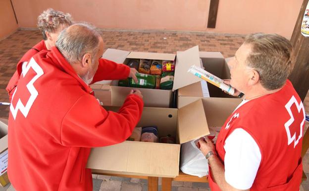 Más de 200 personas se solidarizan con la Cruz Roja en una marcha entre Agés y Santovenia