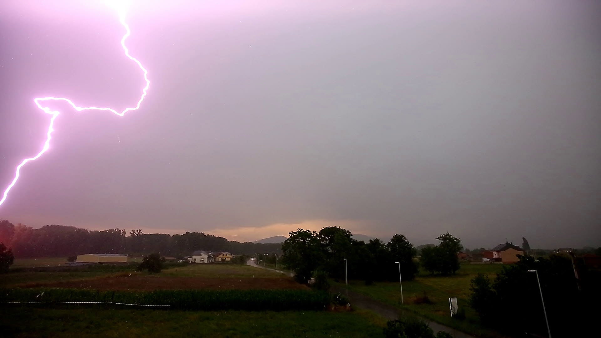 Burgos registró 499 rayos durante las tormentas del domingo