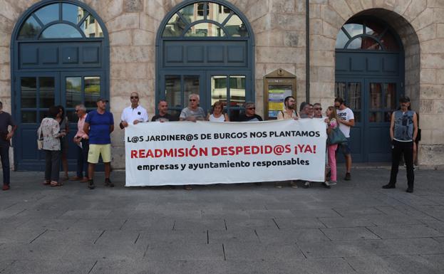Los empleados de Jardines de Burgos continúan reclamando el pago de los finiquitos y la readmisión de una trabajadora