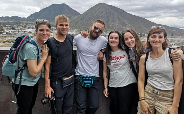 La pequeña familia burgalesa que se ha formado a través de la solidaridad en Ecuador