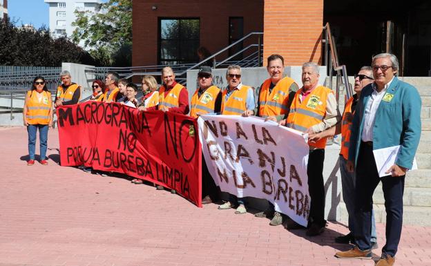 Llano de Bureba se levanta contra otra macrogranja de 30.000 cerdos y 600.000 metros cuadrados más que la ya paralizada