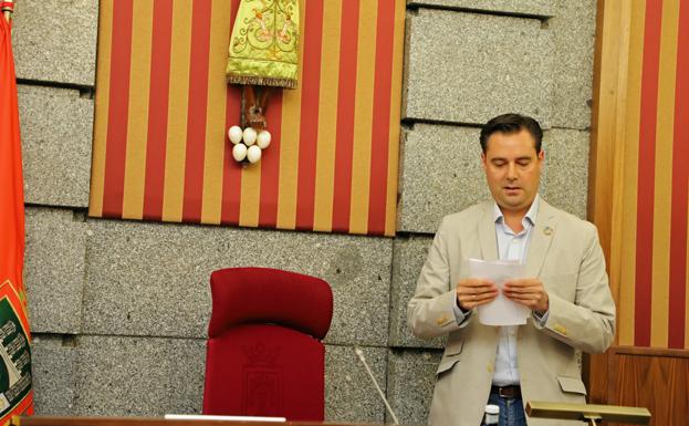 El alcalde confirma que no impulsarán subidas de impuestos por falta de apoyo de la oposición