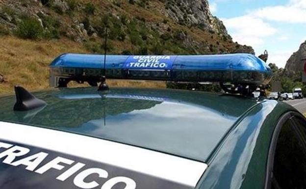 La Guardia Civil investiga en la Ribera a un conductor que conducía sin puntos en el carné de conducir