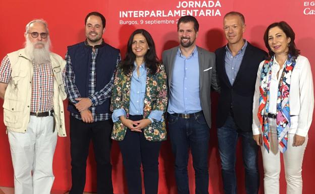 Tudanca lamenta en Burgos un inicio del curso escolar sin la gratuidad de los libros de texto