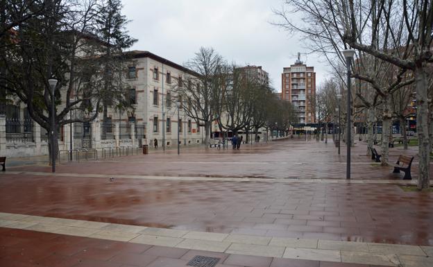 El Parque de San Agustín se llenará de lazos negros contra el traslado de las urgencias al Divino Valles