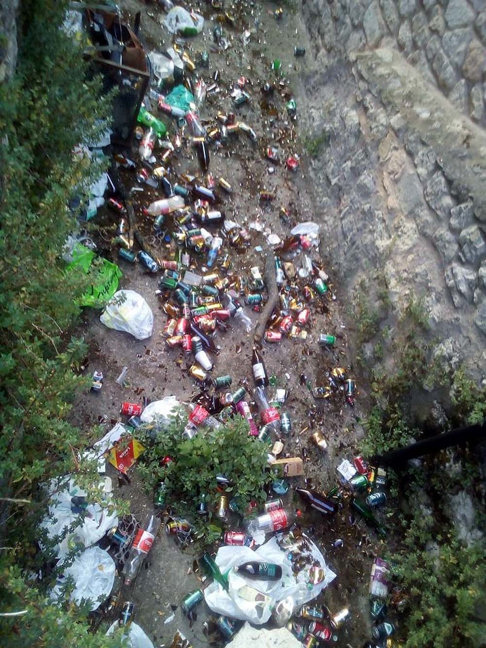 Botellón estudiantil a los pies de la Catedral