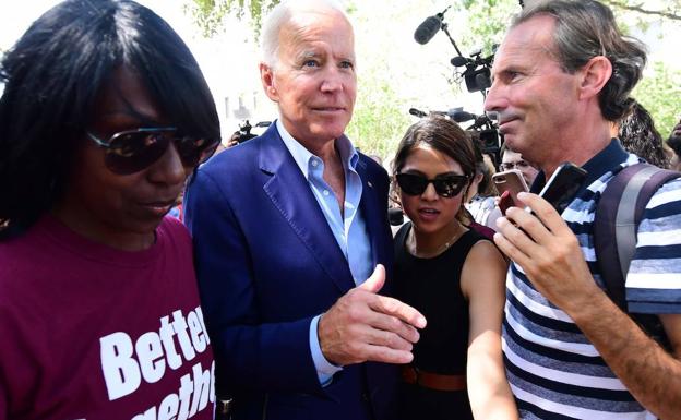 La abulia de sus rivales facilita que Biden mantenga ventaja entre los demócratas