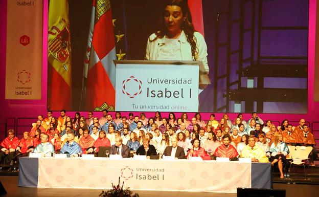 La Universidad Isabel I celebra su tercera Graduación con una tasa de abandono inferior a la media de universidades españolas