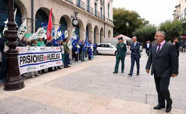 Los prisión de Burgos recibirá 34 funcionarios pero sigue con un déficit del 30% en su plantilla de vigilancia interna