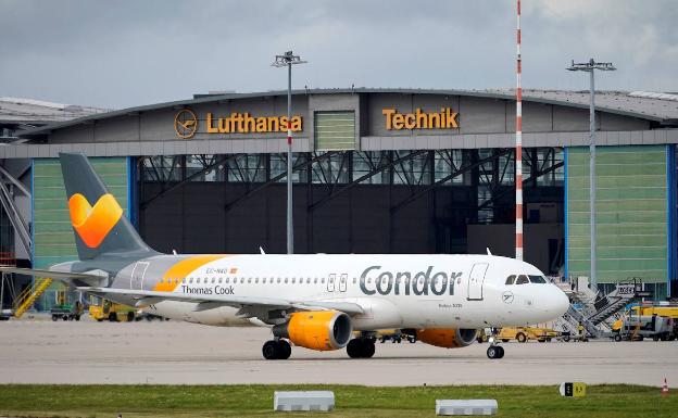 Alemania salva de la quiebra de Thomas Cook a la aerolínea Condor por seis meses