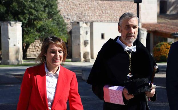 Pérez Mateos resta importancia a las dimisiones de los vicerrectores Peña y Manso