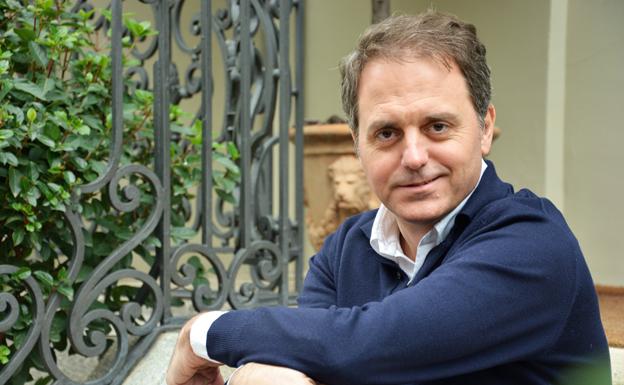 Domingo Villar presenta su libro 'El último barco' este martes en el MEH