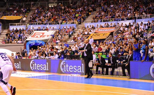 El San Pablo Burgos cierra ante el Joventut un intenso inicio de temporada