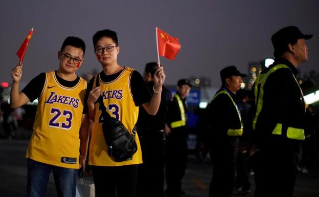 Lakers y Nets juegan en China pese a la polémica entre el país y la NBA