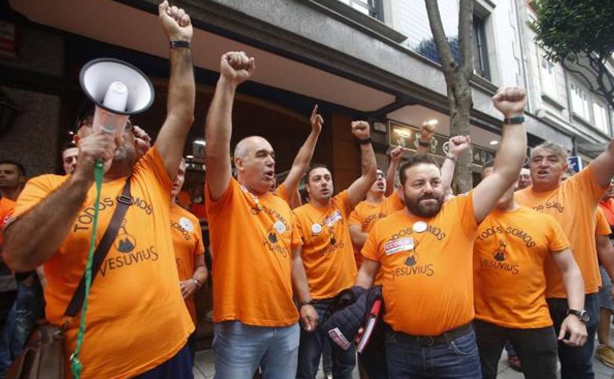 Los trabajadores reclaman a Vesuvius «ideas» para evitar el cierre