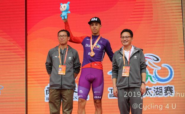 Ángel Fuentes gana el premio de la combatividad de la cuarta etapa de Taihu Lake