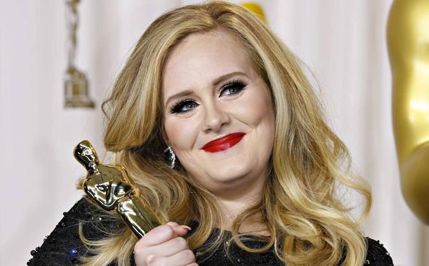 Adele ganó 68.000 euros al día sin trabajar