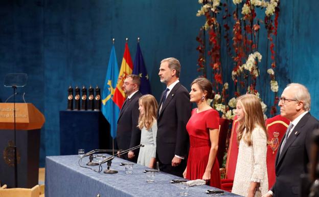 El Rey evita toda alusión a Cataluña en su discurso de los Premios Princesa de Asturias