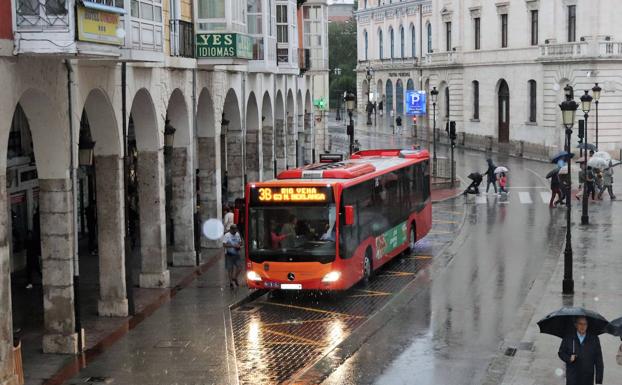 La suma de la gota fría y la borrasca pone a Burgos en alerta amarilla por viento y lluvia