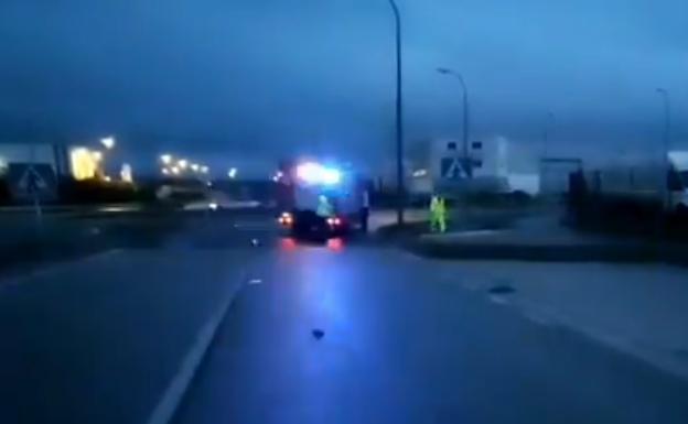 Los avisos por lluvias se hacen visibles con las primeras intervenciones de los bomberos en la ciudad de Burgos