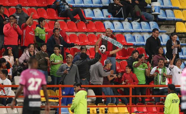 México lucha por eliminar gritos homófobos de sus estadios