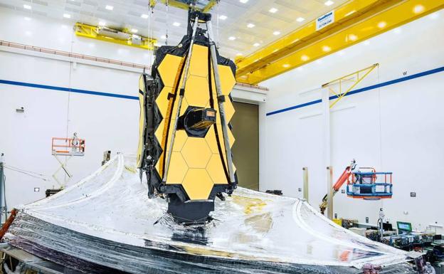 El telescopio James Webb despliega su parasol del tamaño de un campo de tenis