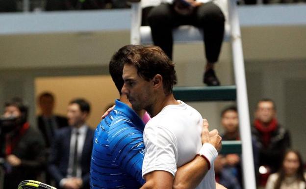 Nadal supera a Djokovic en un partido benéfico en Kazajistán