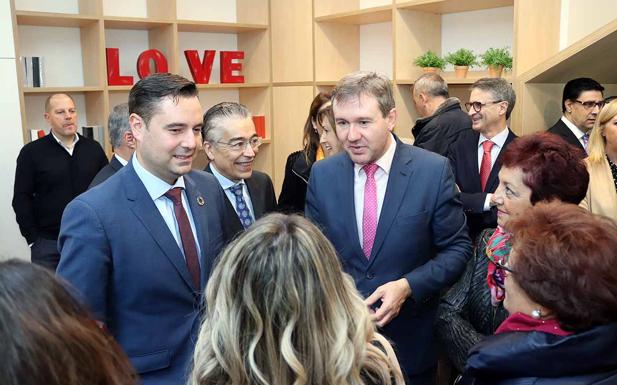 Vox lleva a la Junta Electoral la presencia del alcalde De la Rosa en la inauguración del nuevo centro de Las Calzadas