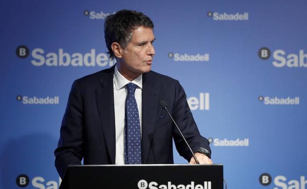 Banco Sabadell ve «inevitable» cobrar por los depósitos a clientes financieros y empresas