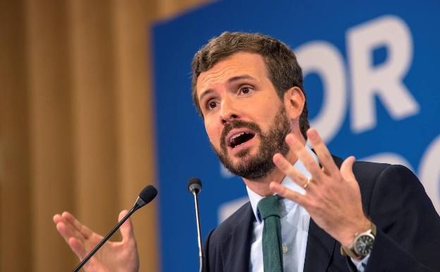 Casado pide el control de las cuentas de la Generalitat para saber quién paga «los explosivos»