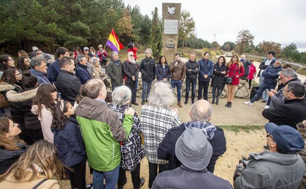 Tudanca cree que la derecha perdió la oportunidad de ser «moderna» y «civilizada» con la exhumación de Franco 