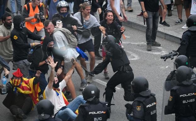 Los CDR detenidos planearon la toma de El Prat para forzar la intervención del Ejército