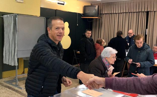 Ander Gil: «Unas elecciones con una buena participación son la mejor expresión del respeto, la tolerancia y la convivencia de un país»