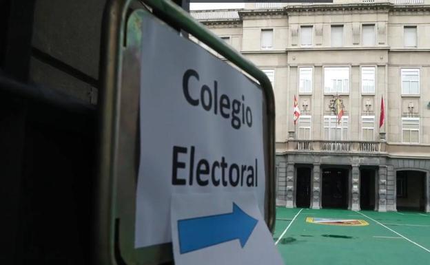 Susto por un hombre que portaba una navaja ensangrentada en un colegio electoral de Valladolid