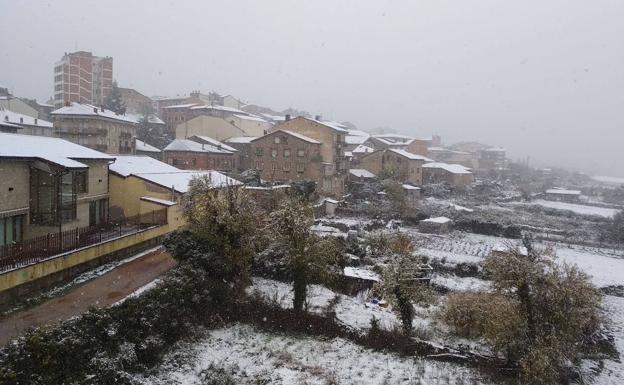 Las primeras nieves dejan mínimas incidencias en las carreteras de Burgos
