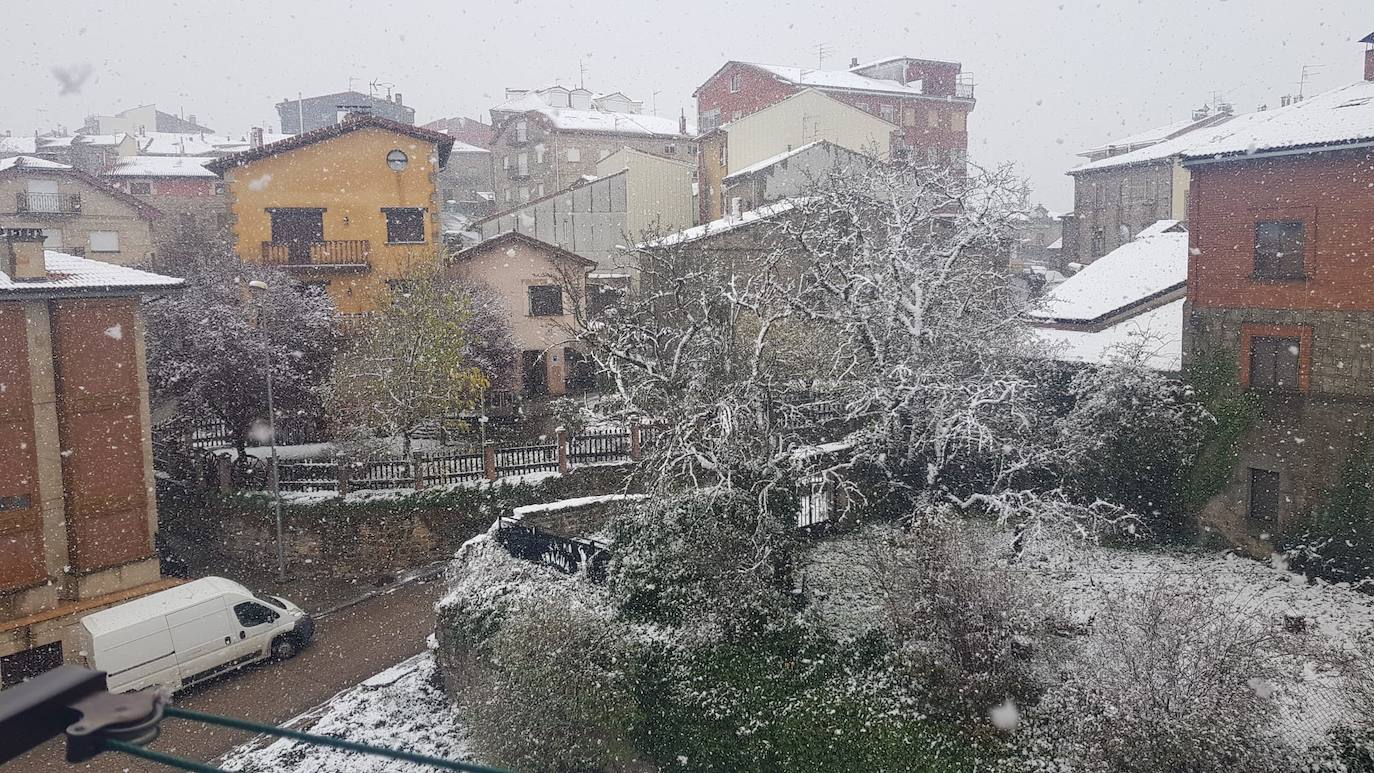 La nieve hace acto de presencia en Burgos