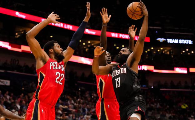 Harden y Wesbrook hacen la mitad de los puntos de Houston