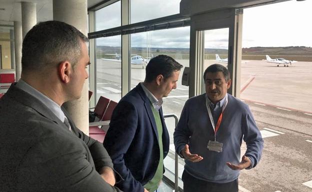 La escuela de pilotos FlyBySchool aterriza en el Aeropuerto de Burgos