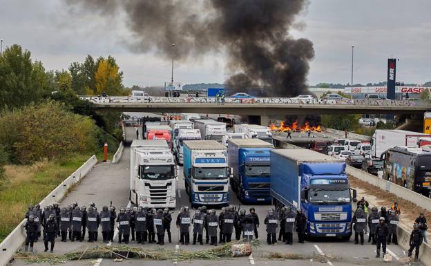 Mossos y Policía Nacional vuelven a actuar juntos para desalojar la AP-7