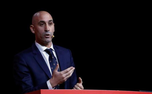 Rubiales cree que la decisión de RTVE de no emitir la Supercopa «es revocable»