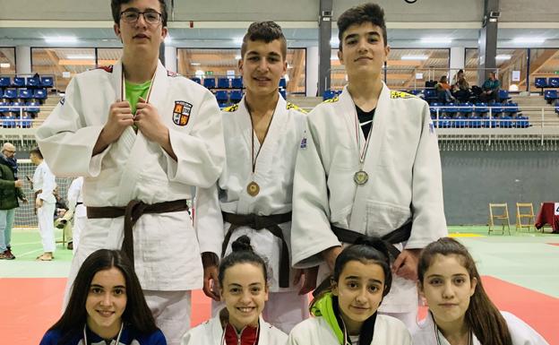 La judoka cadete Celia Fontecha consigue el oro en Amurrio