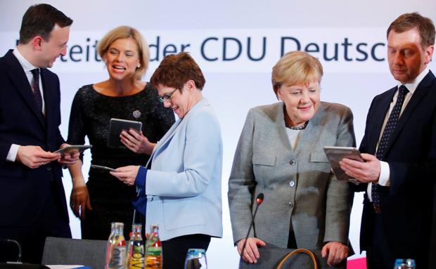 Lucha por la sucesión de Merkel en el congreso federal de la CDU